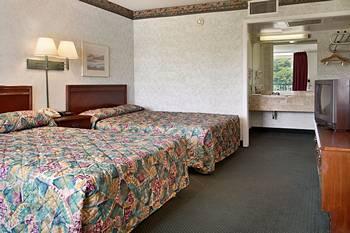 Econo Lodge Эшборо Номер фото